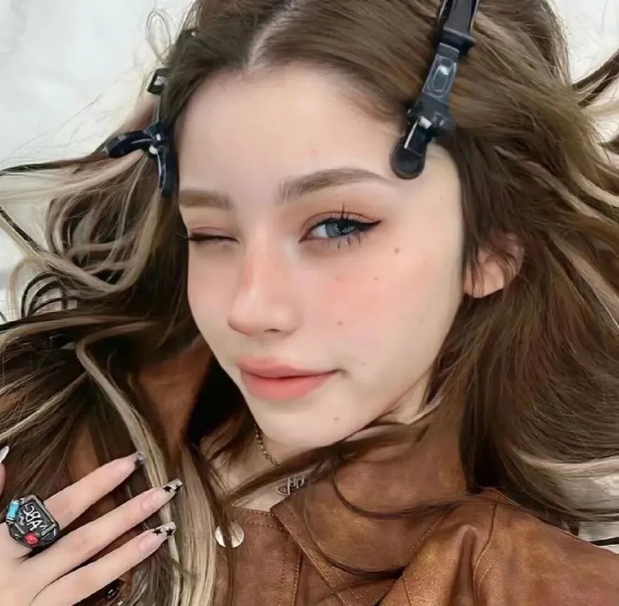 春色无边满人间